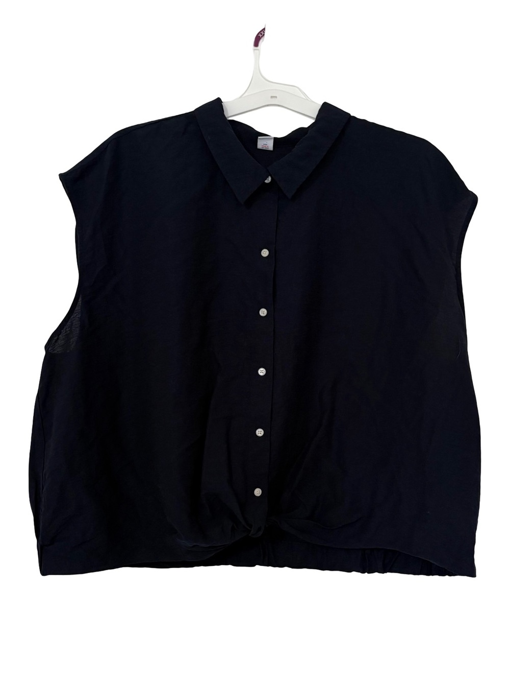 Old Navy Black Sleeveless Button-Down Collared Top